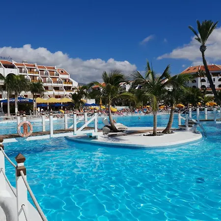 No 1 Only 100 Meters To Beach, Heated Pool, Wifi, Balcony Appartement
