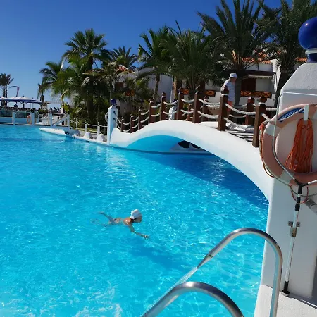 No 1 Only 100 Meters To Beach, Heated Pool, Wifi, Balcony *