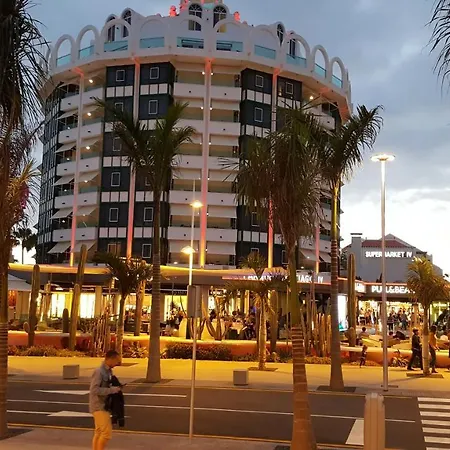 No 1 Only 100 Meters To Beach, Heated Pool, Wifi, Balcony *