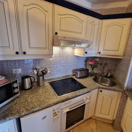 No 1 Only 100 Meters To Beach, Heated Pool, Wifi, Balcony Appartement *