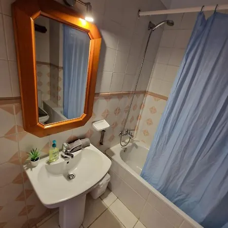 No 1 Only 100 Meters To Beach, Heated Pool, Wifi, Balcony Appartement