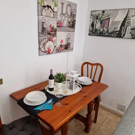 Appartement No 1 Only 100 Meters To Beach, Heated Pool, Wifi, Balcony *
