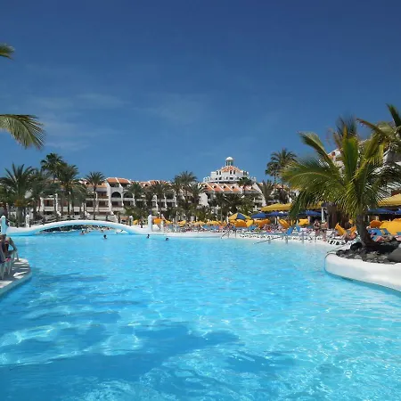 No 1 Only 100 Meters To Beach, Heated Pool, Wifi, Balcony Appartement *